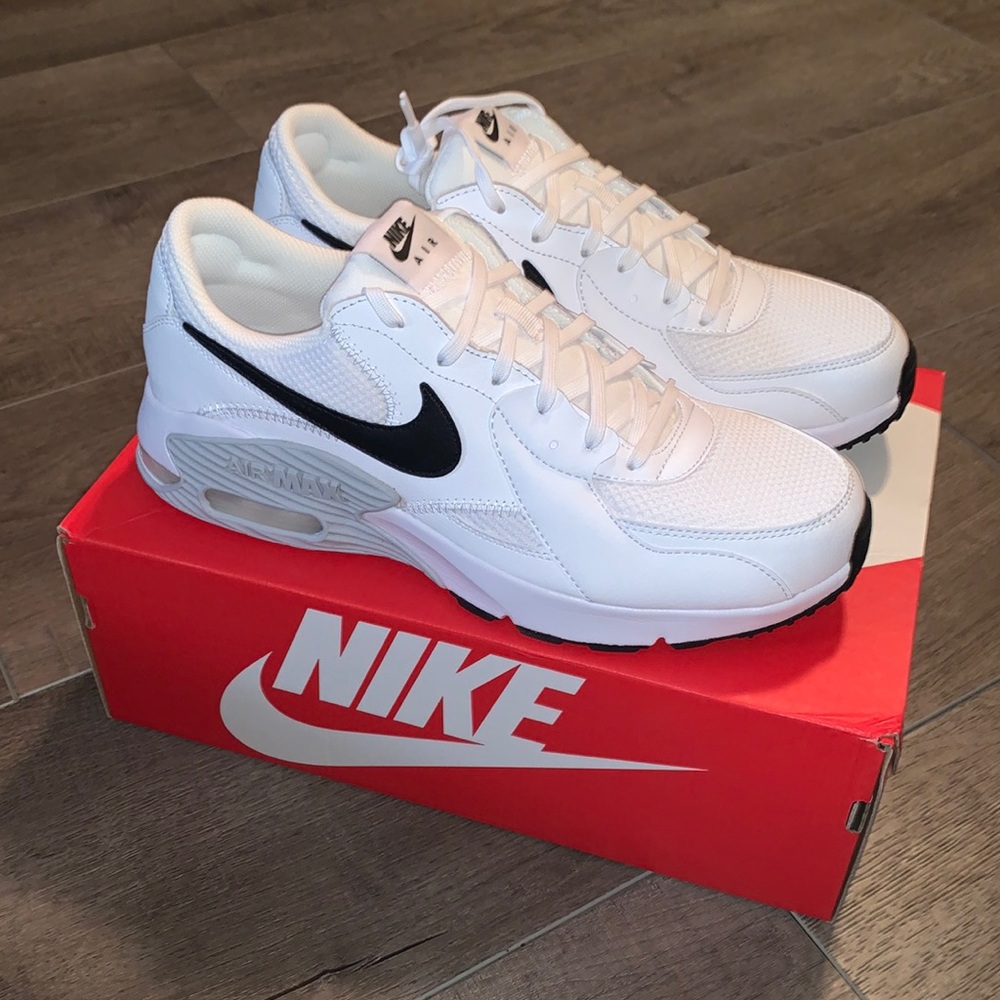 NWT Nike Air Max Excee Women's Shoes Size 12